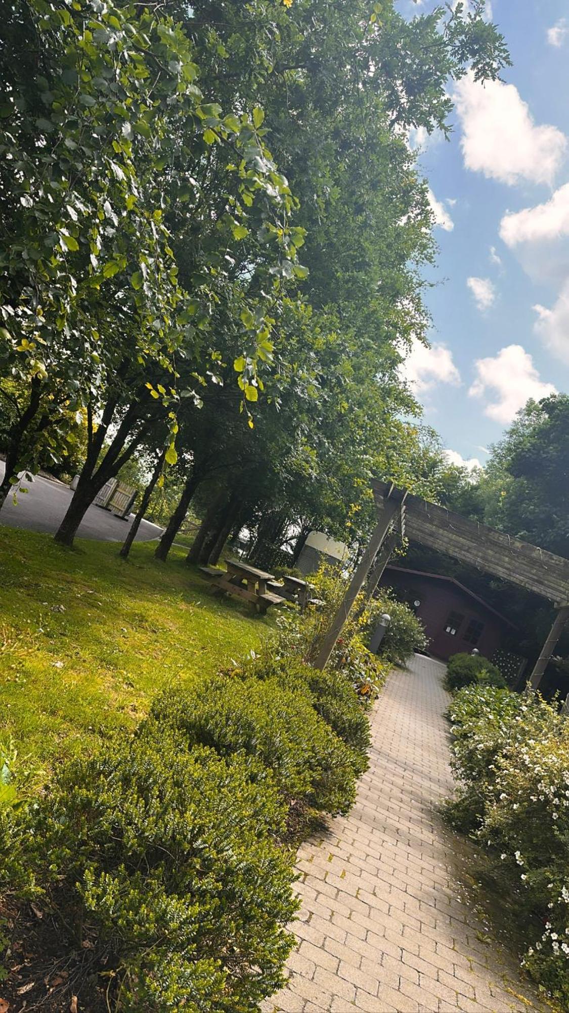 The Hedges Hotel Stranocum Eksteriør bilde
